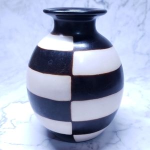 Peruvian Chulucanas Pottery Vase Signed